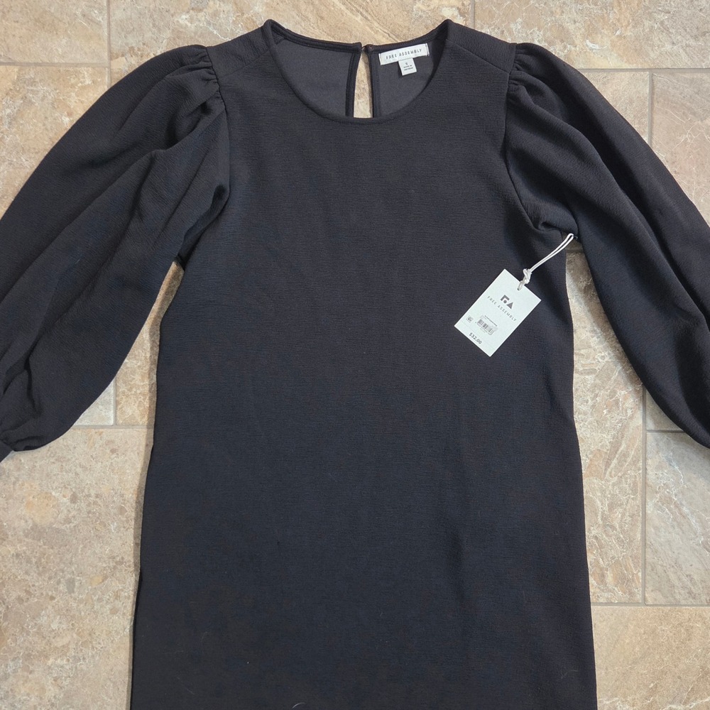 Free Assembly Black Puff Sleeve Mini Dress WKD00035 Textured Crepe Size S‎ NEW